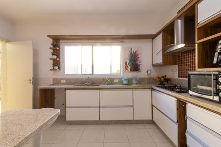 Casa de condomínio à venda com 300m², 4 quartos e 7 vagasCozinha