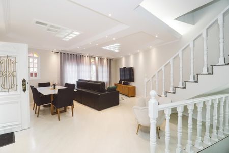 Casa à venda com 232m², 3 quartos e 4 vagas Casa à venda com 232m², 3 quartos e 4 vagasSala