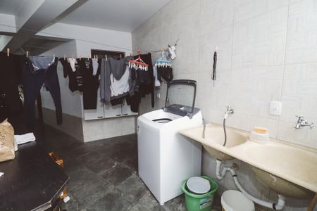 Casa à venda com 232m², 3 quartos e 4 vagas Casa à venda com 232m², 3 quartos e 4 vagasÁrea de Serviço