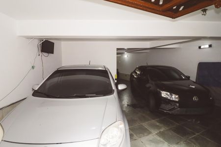 Casa à venda com 232m², 3 quartos e 4 vagas Casa à venda com 232m², 3 quartos e 4 vagasGaragem