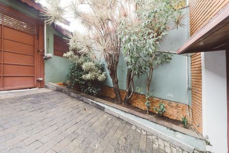 Casa à venda com 232m², 3 quartos e 4 vagas Casa à venda com 232m², 3 quartos e 4 vagasJardim