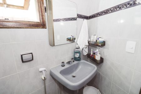 Casa à venda com 232m², 3 quartos e 4 vagas Casa à venda com 232m², 3 quartos e 4 vagasBanheiro da Suíte