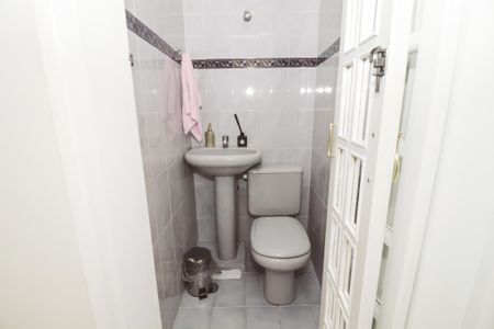Casa à venda com 232m², 3 quartos e 4 vagas Casa à venda com 232m², 3 quartos e 4 vagasLavabo