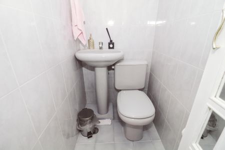 Casa à venda com 232m², 3 quartos e 4 vagas Casa à venda com 232m², 3 quartos e 4 vagasLavabo