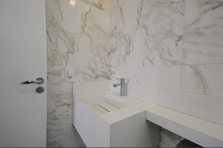 Banheiro de apartamento à venda com 2 quartos, 43m² em Jardim Brasilia, São Paulo