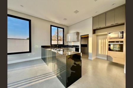Casa à venda com 342m², 4 quartos e 4 vagas