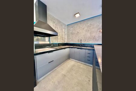 Casa à venda com 342m², 4 quartos e 4 vagas