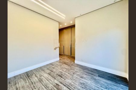 Casa à venda com 342m², 4 quartos e 4 vagas