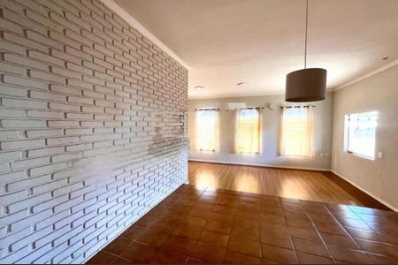 Casa à venda com 3 quartos, 234m² em Parque São Quirino, Campinas
