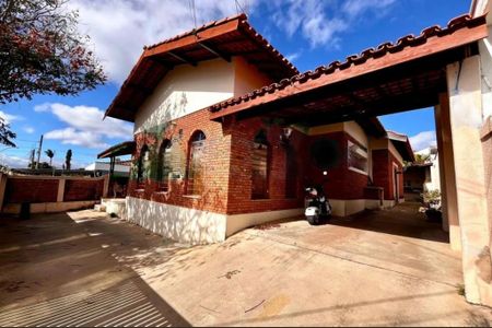 Casa à venda com 3 quartos, 234m² em Parque São Quirino, Campinas