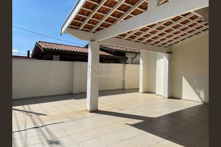 Casa à venda com 135m², 3 quartos e 5 vagas