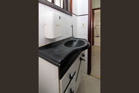 Apartamento à venda com 200m², 4 quartos e 2 vagas Apartamento à venda com 200m², 4 quartos e 2 vagasLavabo