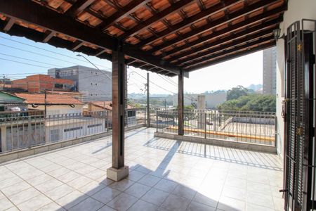 Apartamento à venda com 200m², 4 quartos e 2 vagas Apartamento à venda com 200m², 4 quartos e 2 vagasVaranda Suíte