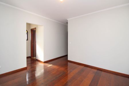 Apartamento à venda com 200m², 4 quartos e 2 vagas Apartamento à venda com 200m², 4 quartos e 2 vagasSuíte