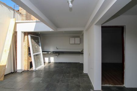 Apartamento à venda com 200m², 4 quartos e 2 vagas Apartamento à venda com 200m², 4 quartos e 2 vagasChurrasqueira