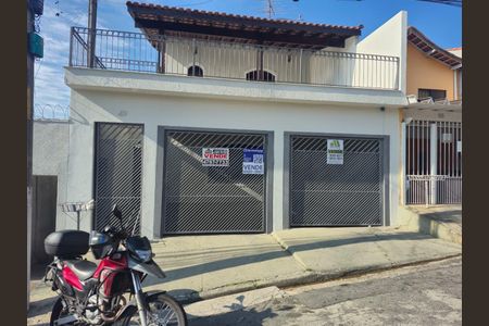 Apartamento à venda com 200m², 4 quartos e 2 vagas Apartamento à venda com 200m², 4 quartos e 2 vagasPlaca