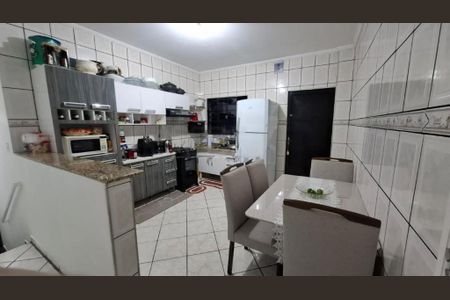 Casa à venda com 4 quartos, 179m² em Parque Jambeiro, Campinas