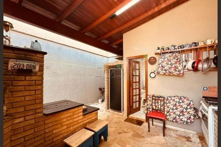 Casa à venda com 3 quartos, 255m² em Jardim America II, Valinhos