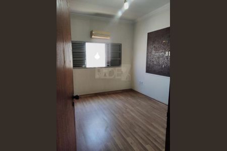 Casa à venda com 3 quartos, 250m² em Vila Aeroporto, Campinas