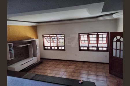 Casa à venda com 250m², 3 quartos e 5 vagas