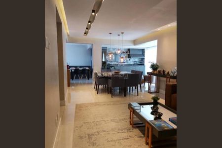 Apartamento à venda com 162m², 4 quartos e 3 vagas