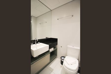 Studio à venda com 27m², 1 quarto e 1 vaga Studio à venda com 27m², 1 quarto e 1 vagaBanheiro