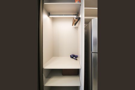 Studio à venda com 27m², 1 quarto e 1 vaga Studio à venda com 27m², 1 quarto e 1 vagaSuíte