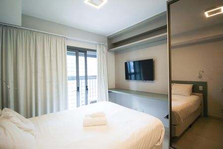Studio à venda com 27m², 1 quarto e 1 vaga Studio à venda com 27m², 1 quarto e 1 vagaSuíte