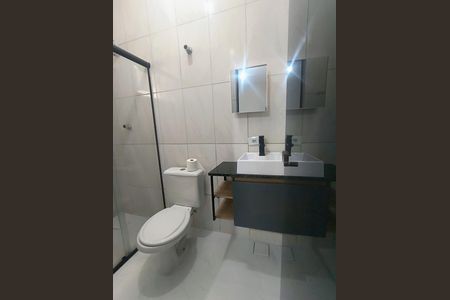 Banheiro de apartamento para alugar com 2 quartos, 50m² em Vila Valparaíso, Santo André