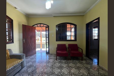Casa à venda com 283m², 6 quartos e 3 vagas