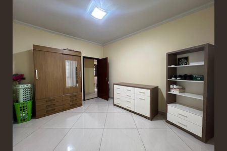 Casa à venda com 283m², 6 quartos e 3 vagas