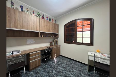 Casa à venda com 283m², 6 quartos e 3 vagas