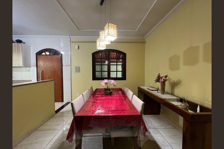 Casa à venda com 283m², 6 quartos e 3 vagas