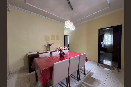 Casa à venda com 283m², 6 quartos e 3 vagas