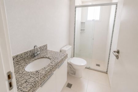 Apartamento para alugar com 55m², 2 quartos e 2 vagas Apartamento para alugar com 55m², 2 quartos e 2 vagasBanheiro
