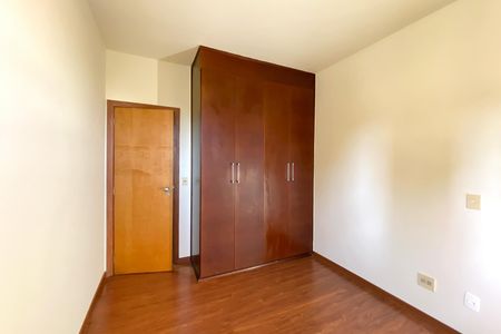 Apartamento à venda com 100m², 3 quartos e 2 vagas Apartamento à venda com 100m², 3 quartos e 2 vagasQuarto 2