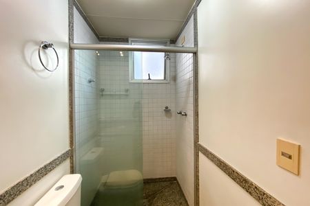 Apartamento à venda com 100m², 3 quartos e 2 vagas Apartamento à venda com 100m², 3 quartos e 2 vagasBanheiro da Suíte 1