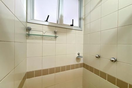 Apartamento à venda com 100m², 3 quartos e 2 vagas Apartamento à venda com 100m², 3 quartos e 2 vagasBanheiro social