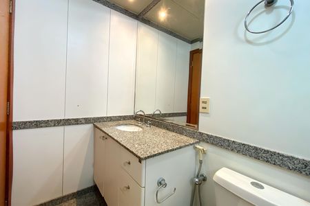 Apartamento à venda com 100m², 3 quartos e 2 vagas Apartamento à venda com 100m², 3 quartos e 2 vagasBanheiro da Suíte 1