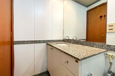 Apartamento à venda com 100m², 3 quartos e 2 vagas Apartamento à venda com 100m², 3 quartos e 2 vagasBanheiro da Suíte 1