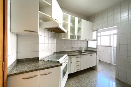 Apartamento à venda com 100m², 3 quartos e 2 vagas Apartamento à venda com 100m², 3 quartos e 2 vagasCozinha