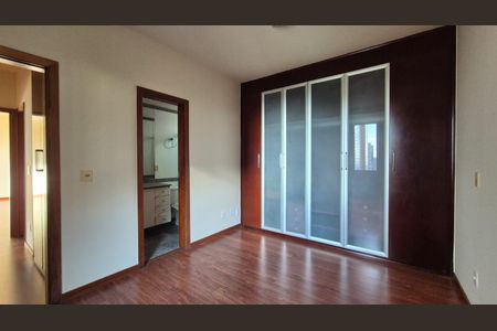 Apartamento para alugar com 100m², 3 quartos e 2 vagasSuíte