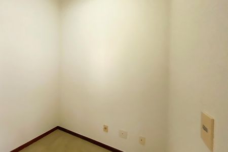 Apartamento à venda com 100m², 3 quartos e 2 vagas Apartamento à venda com 100m², 3 quartos e 2 vagasQuarto de Serviço