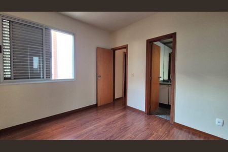 Apartamento para alugar com 100m², 3 quartos e 2 vagasSuíte
