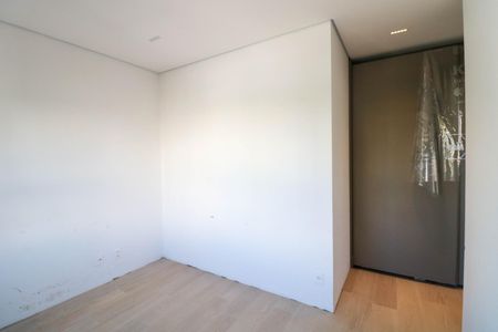 Apartamento à venda com 201m², 3 quartos e 3 vagas Apartamento à venda com 201m², 3 quartos e 3 vagasSuíte 2