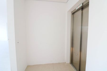 Apartamento à venda com 201m², 3 quartos e 3 vagas Apartamento à venda com 201m², 3 quartos e 3 vagasHall Privativo