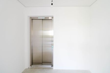 Apartamento à venda com 201m², 3 quartos e 3 vagas Apartamento à venda com 201m², 3 quartos e 3 vagasHall Privativo