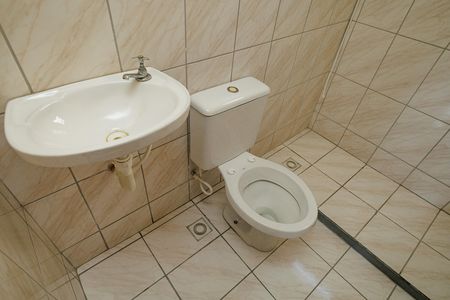 Banheiro de apartamento para alugar com 2 quartos, 55m² em Paciência, Rio de Janeiro