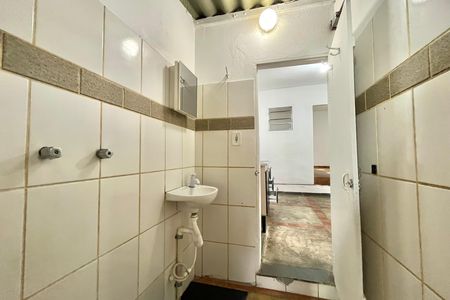 Banheiro  de casa para alugar com 1 quarto, 42m² em Conjunto Residencial Jardim Canaa, São Paulo
