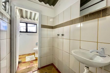 Banheiro de casa para alugar com 1 quarto, 42m² em Conjunto Residencial Jardim Canaa, São Paulo